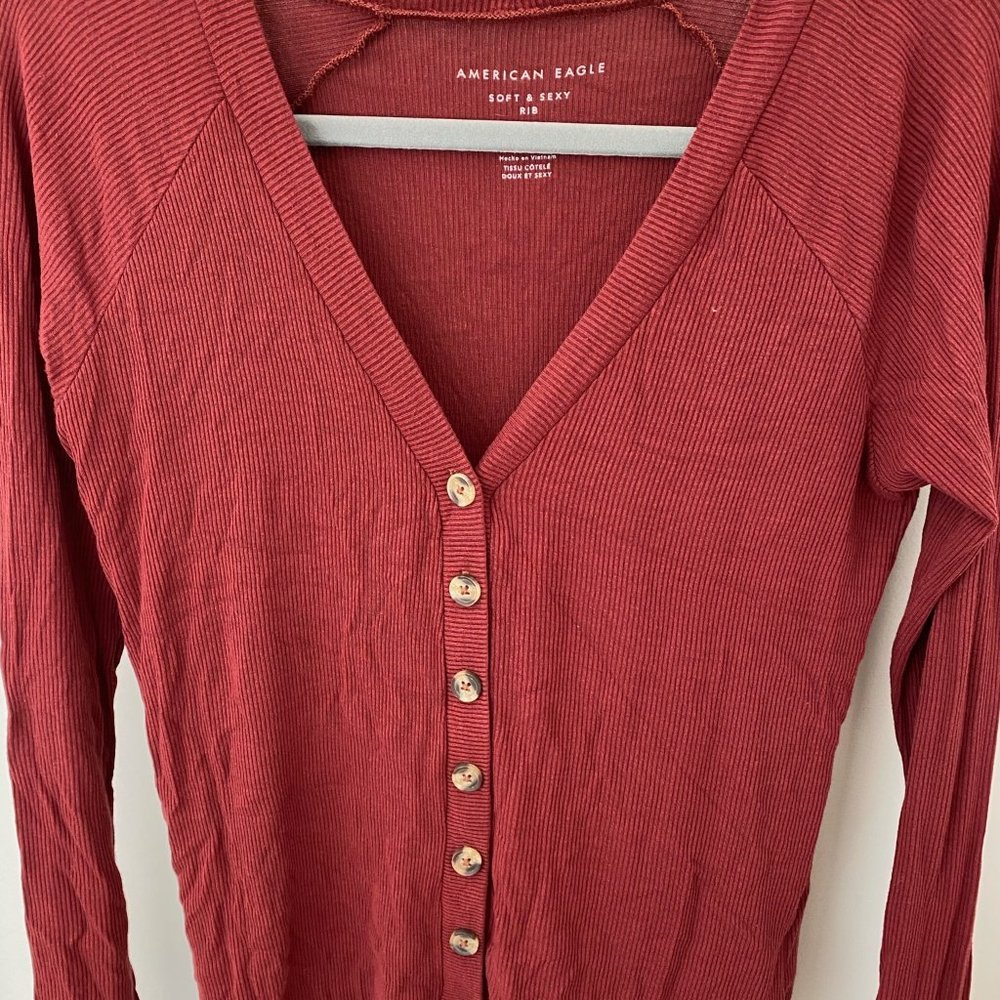 American Eagle Maroon Button up Long Sleeve